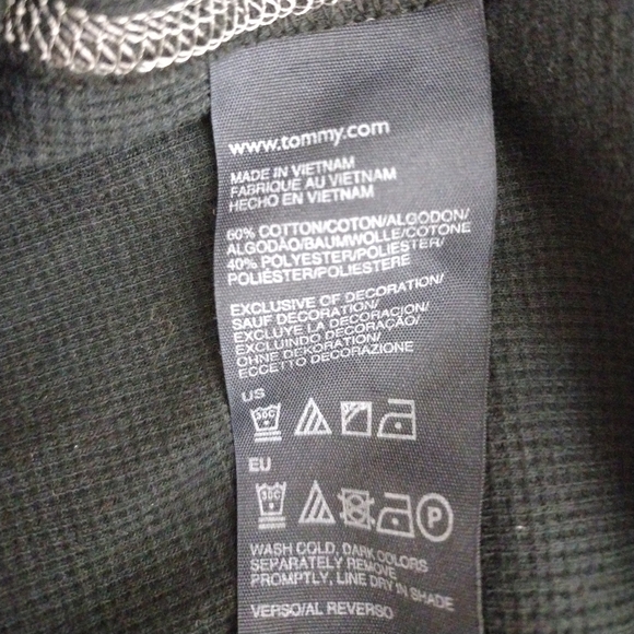 Tommy Hilfiger size L/G black cowl collar long sleeve thermal top, shirt - Picture 6 of 6